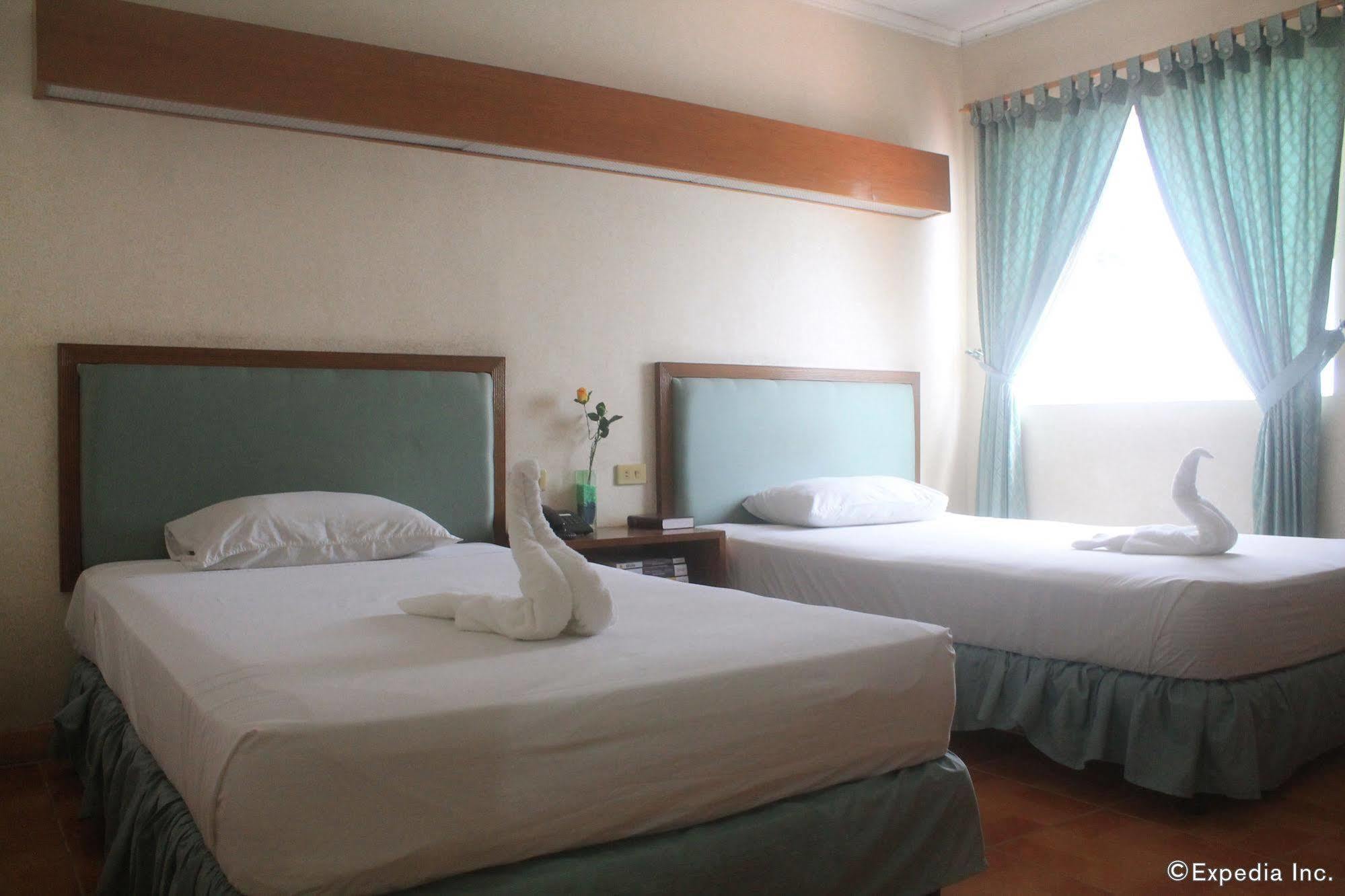 Taft Tower Hotel Manila Bagian luar foto