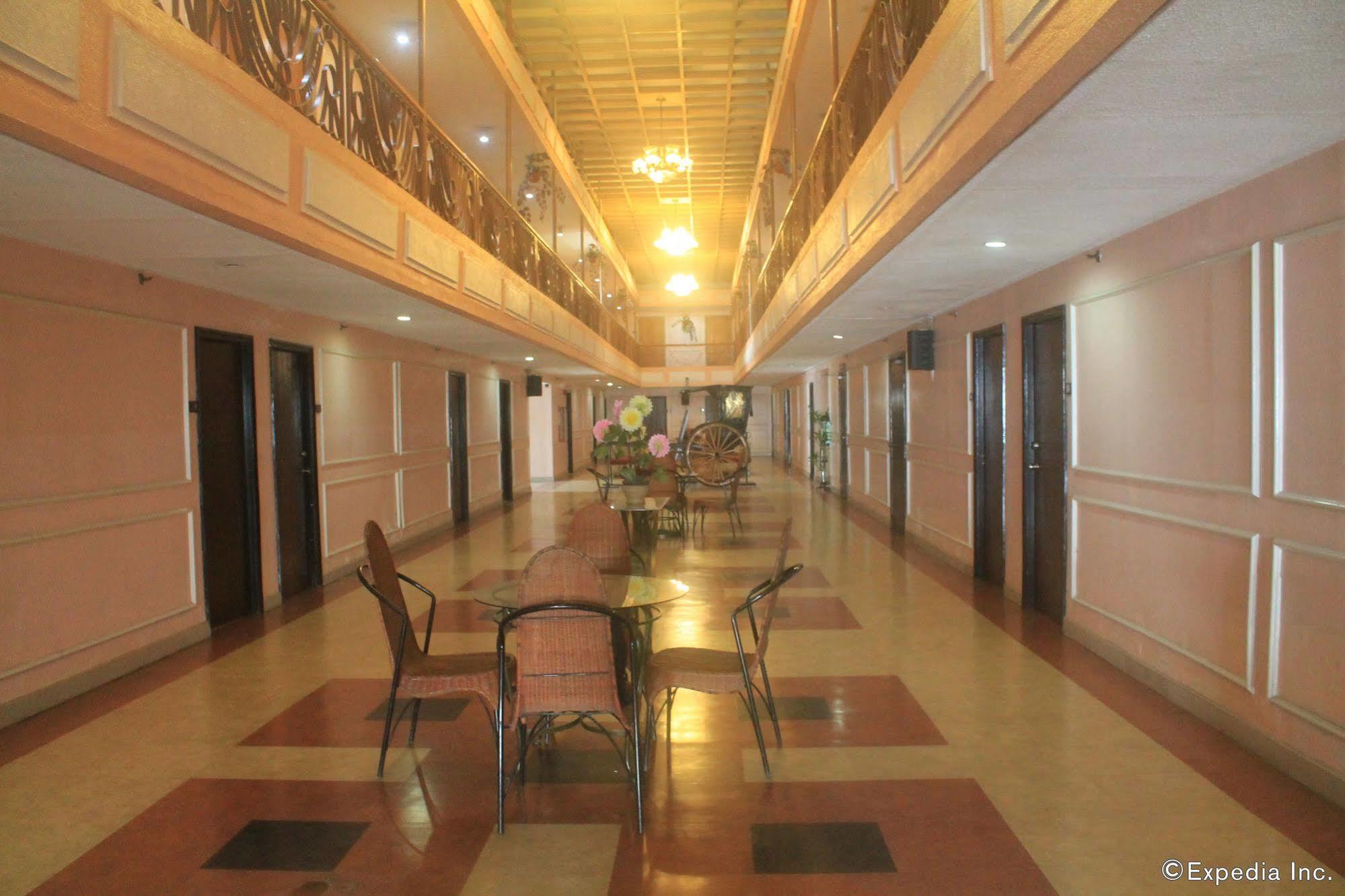 Taft Tower Hotel Manila Bagian luar foto