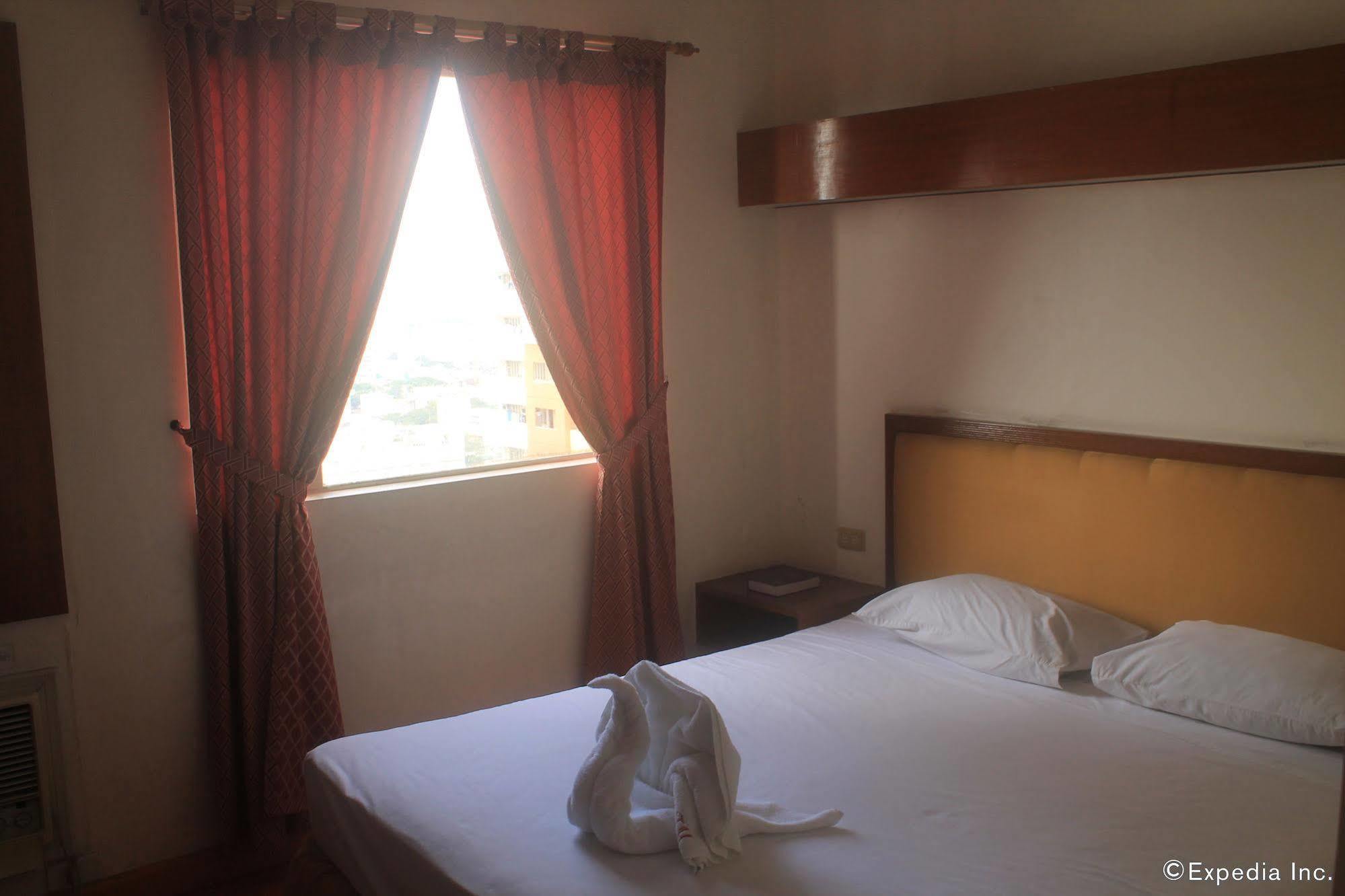 Taft Tower Hotel Manila Bagian luar foto