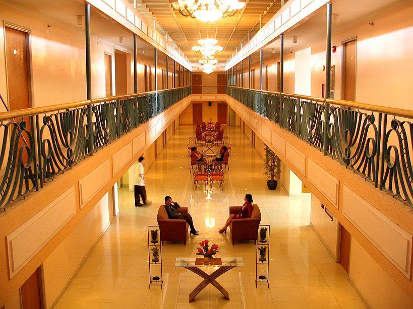 Taft Tower Hotel Manila Bagian luar foto